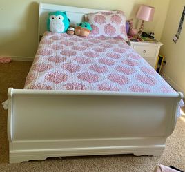 Signature Design by Ashley Anarasia Full Size White Sleigh Bed Set (Frame, Mattress and Box Spring)
