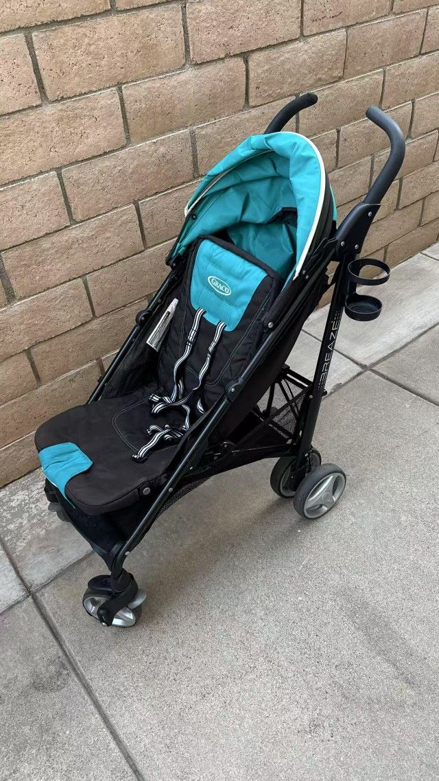 Like new Graco Breaze Click Connect Stroller