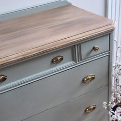 Bellwood Antique Dresser 