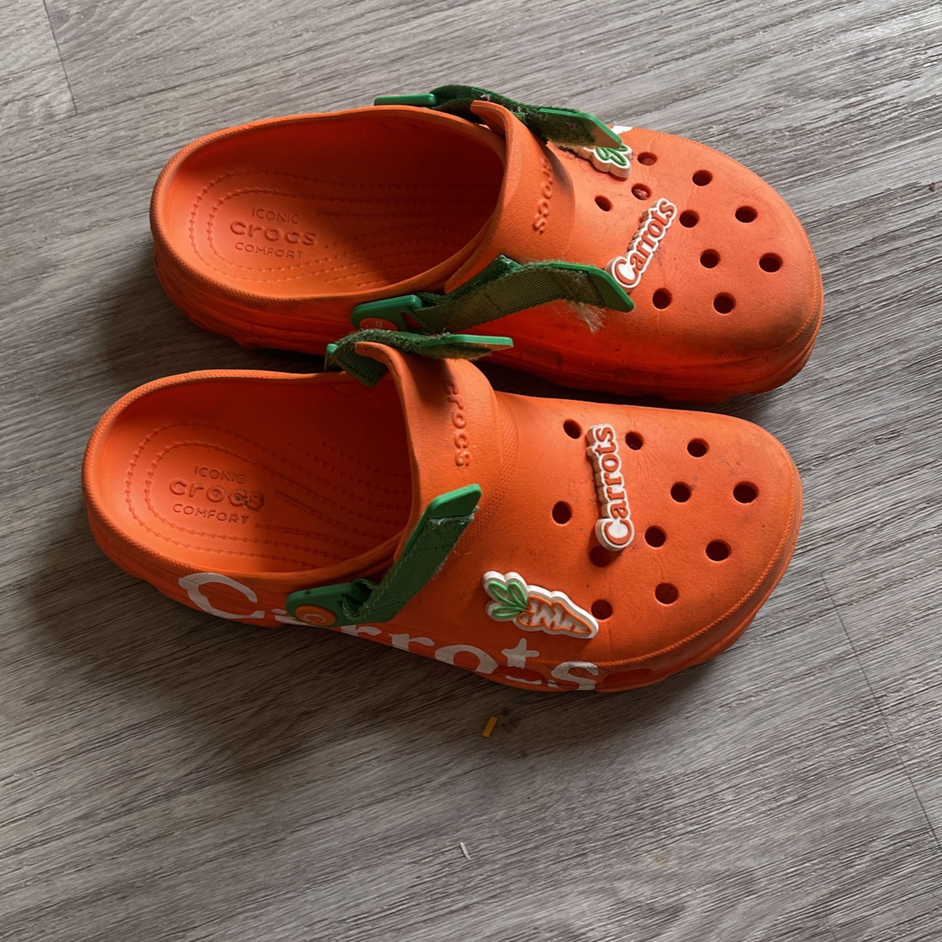 Retro Carrot 🥕 Crocs