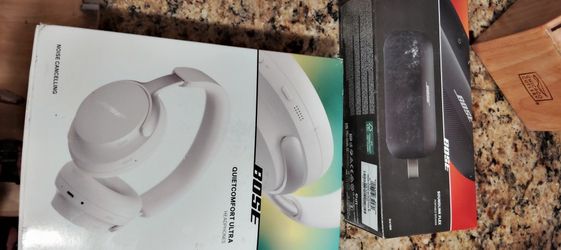 Bose Speaker And Headphones