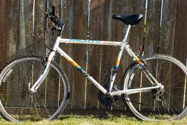 MTB 100 Motiv Stone Grinder Shimano 21-Speed Frame 4130 (OBO)