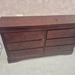 Queen bed with box, mattress,  dresser w/ mirror