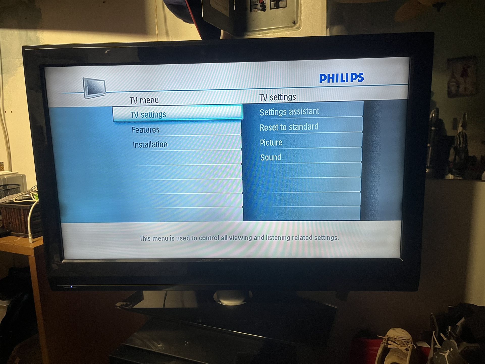 42’ Phillips Tv