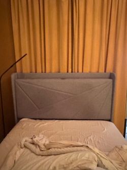 Full size Bed frame / Gray Upholstered Headboard