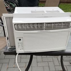 Window AC Unit 6,500 btu’s 