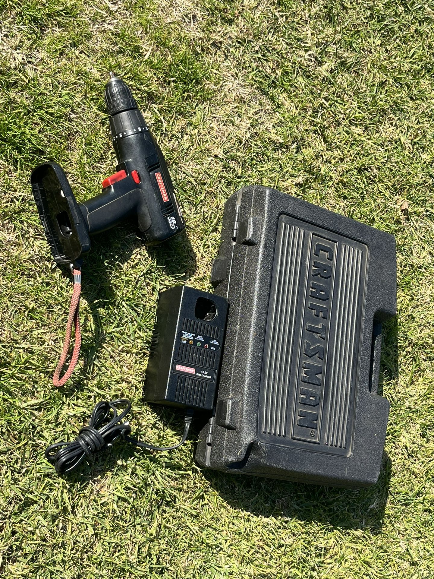 Craftsmen Drill Set 19 Volts No Battery