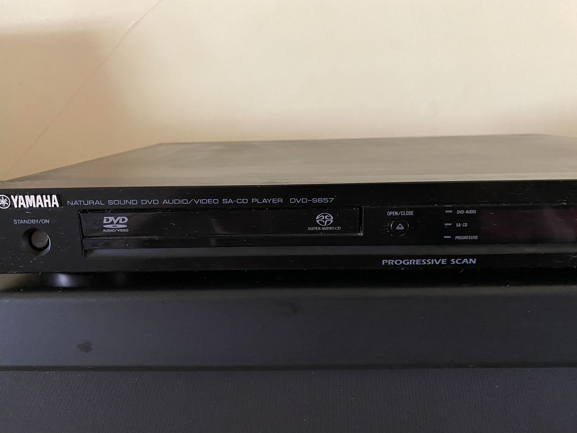 Yamaha DVD-S657 Slim DVD/CD/SACD/DVD-Audio player, PERFECT CONDITION! Remote AND ALL ORIGINAL MANUALS/DOCUMENTS INCLUDED! Works Great!