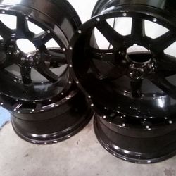Kmc 20 ×10 Universal 5 Lug. Missing The Center Caps