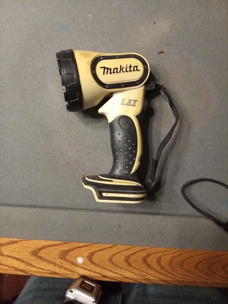 Makita 18v Flashlight