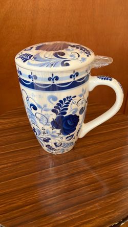 Blue and White Floral Ceramic Tea Mug with Lid