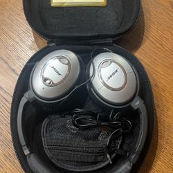 Headphones 