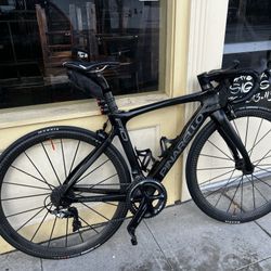 Pinarello Dogma F10 Size 46.5 (xsmall about a 48)  Carbon Road Racing Bike