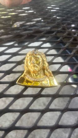 45 ct cubic Z. Jesus peice 14 k yellow gold