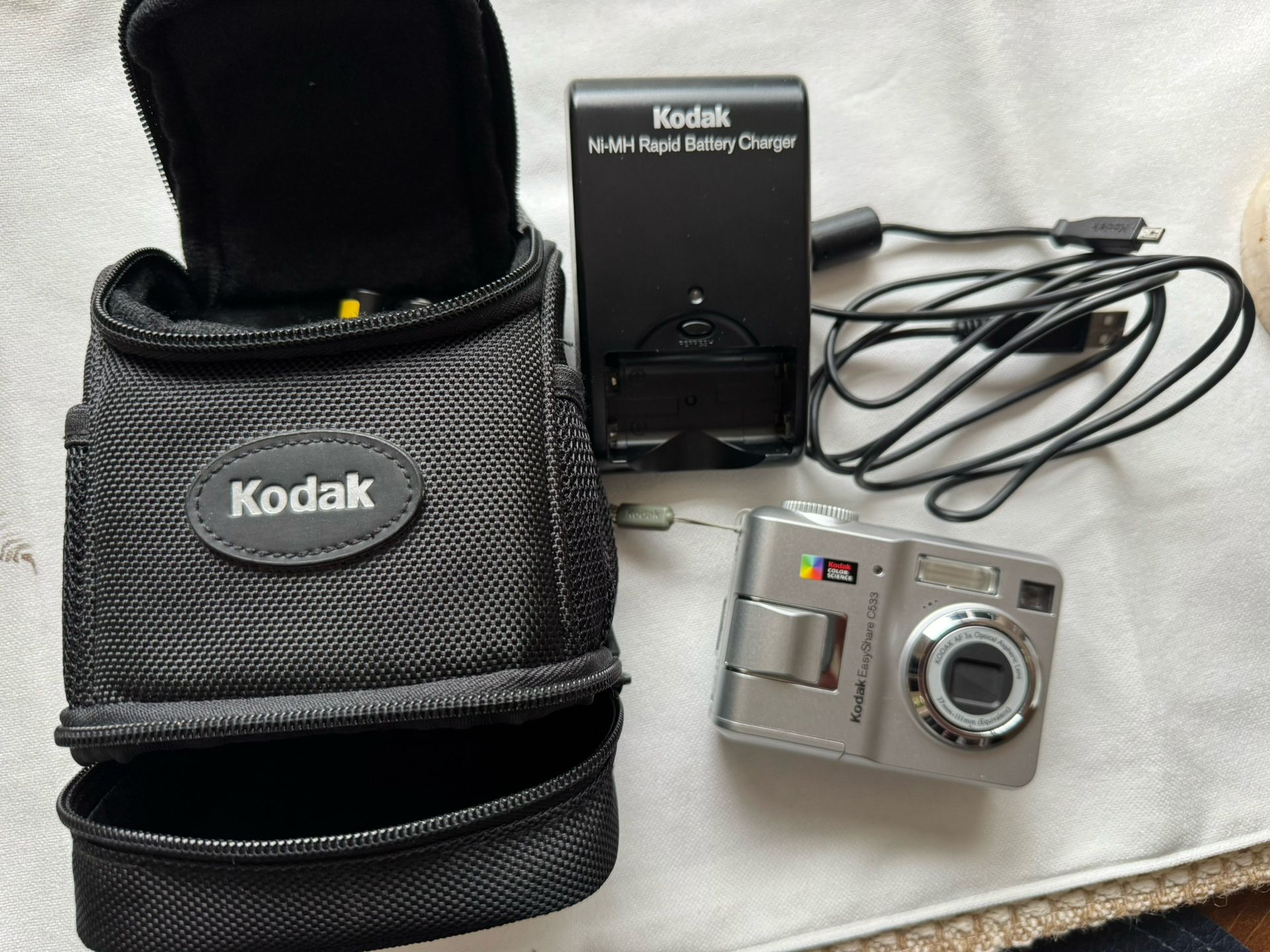 Kodak EasyShare C533 5.0 MP 3x Optical Zoom Compact Digital Camera Silver