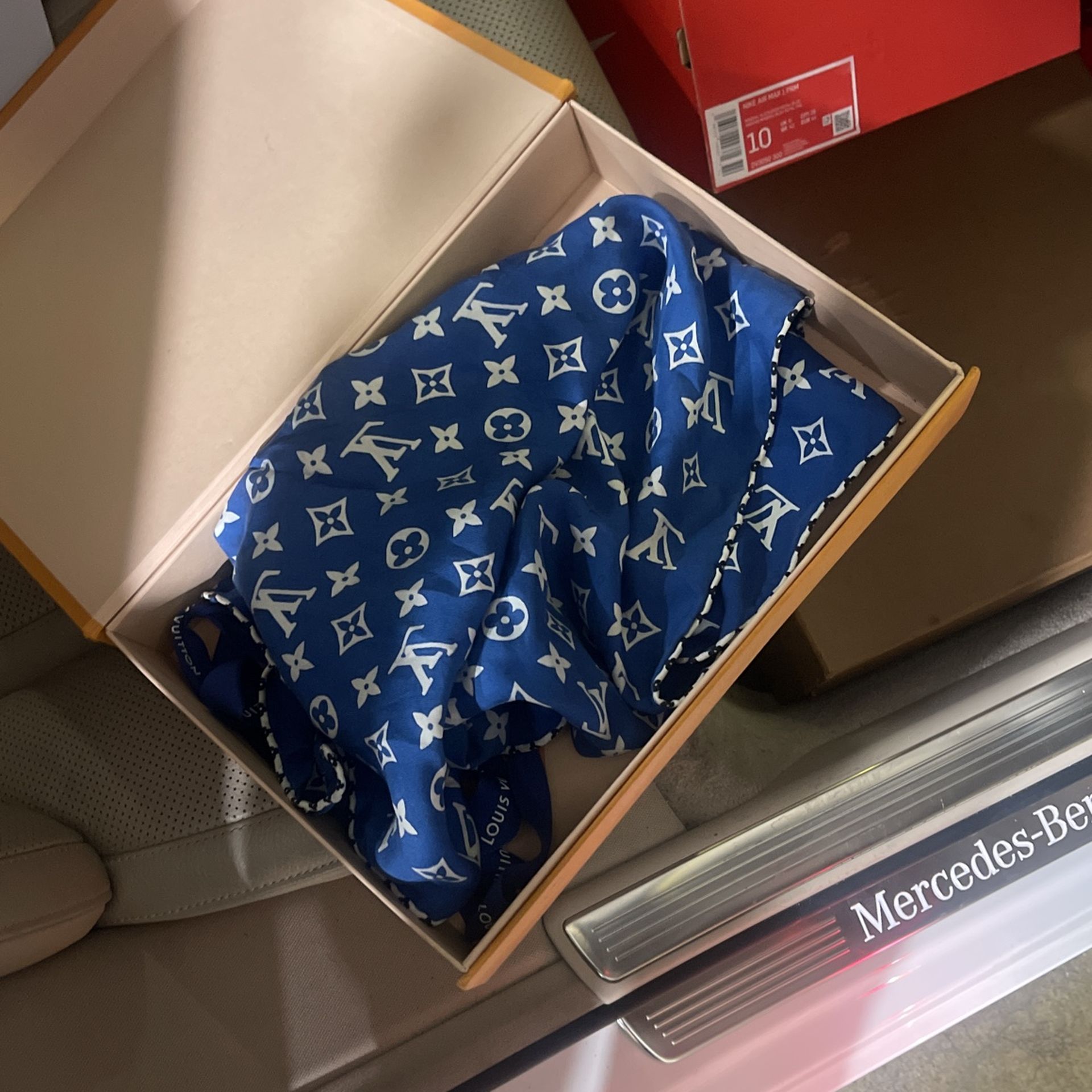 Louis Vuitton 
