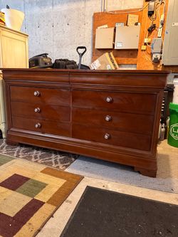 Dresser
