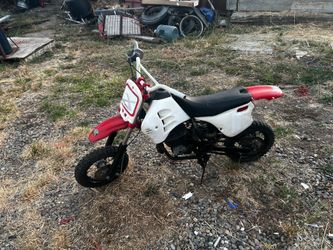 Small dirt bike