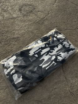 SUPREME DUFFLE BAG  