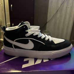 Nike SB React Leo 