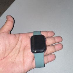 Apple Watch S7 - 45mm 