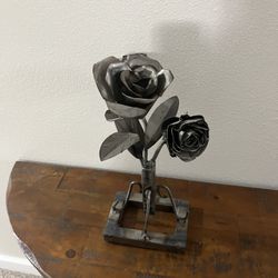 Heavy Welded Metal 3 Roses & Leaves in Great Condition 