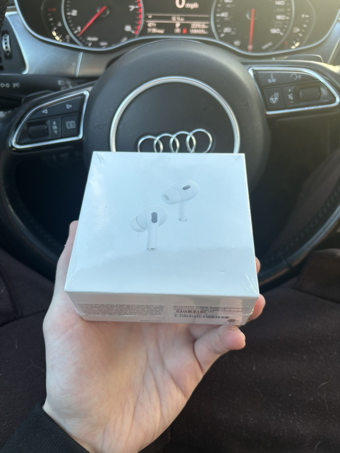 Apple AirPods Pro (2nd Generation) with MagSafe Wireless Charging Case (USB-C)