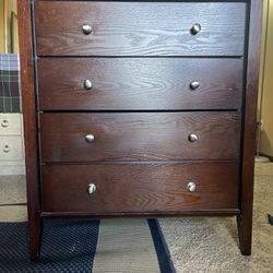 4 drawer Wood dresser
