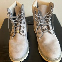 Women’s Light Grey Timberland Boots