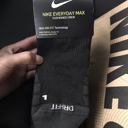 Nike Crew Socks Dri Fit (Size 12-15)