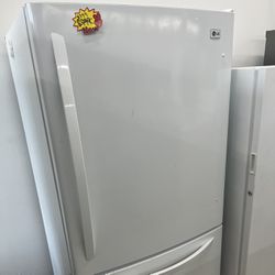 White LG refrigerator 