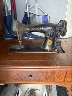 1949 Singer Sewing Machine