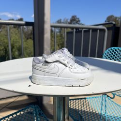 Toddler size 5.5 ( good condition  )