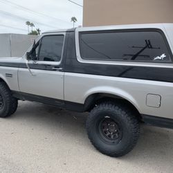 1987 Ford Bronco XLT Sport 4.7L Manual 4x4 
