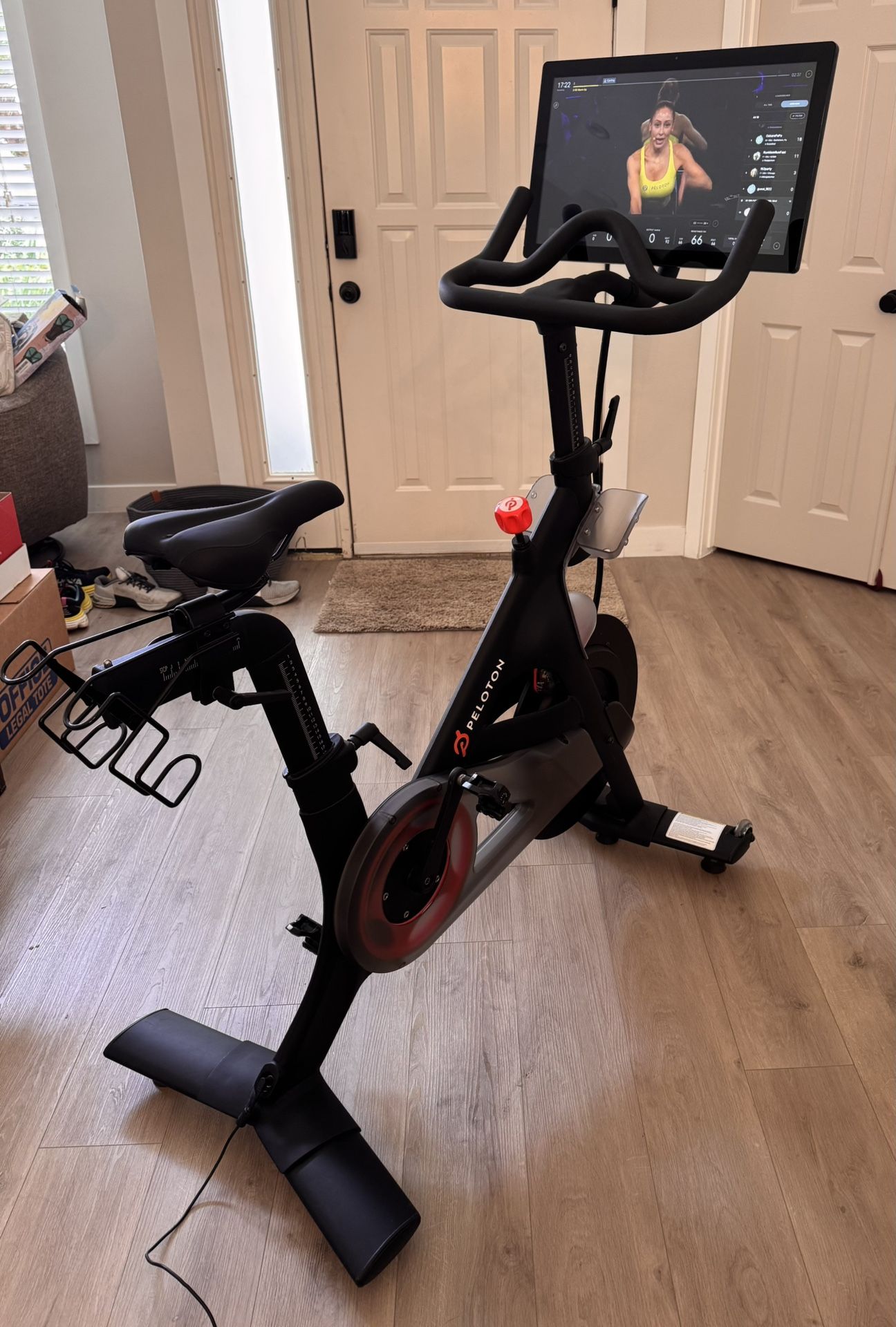 Peloton Indoor Cycling Bike Excellent Condition