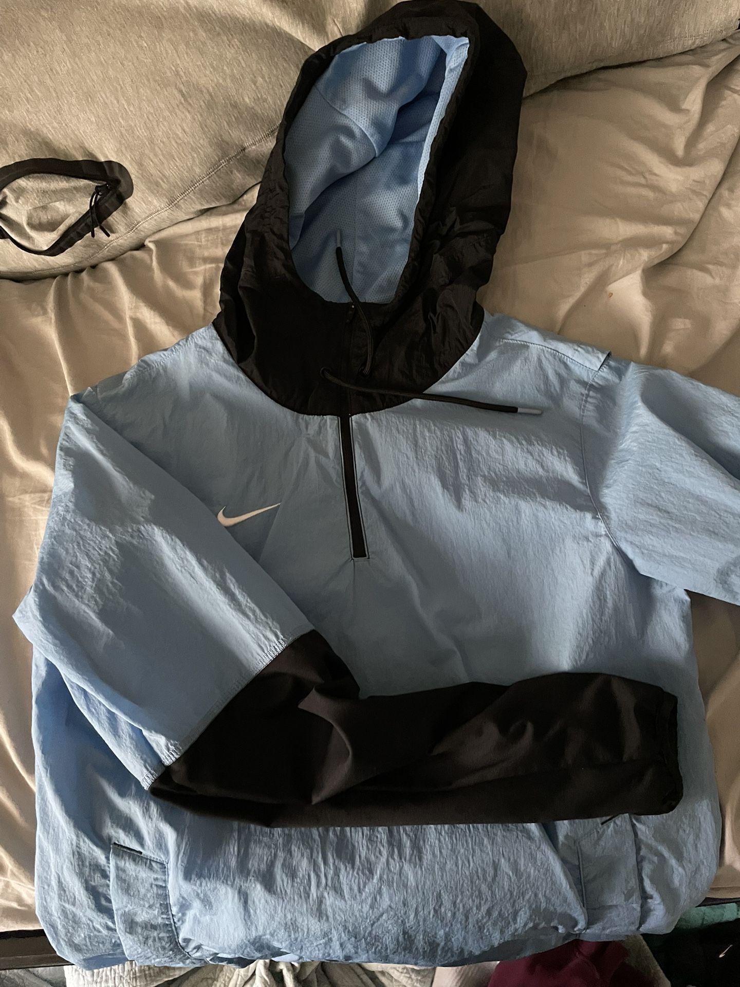 nike windbreaker