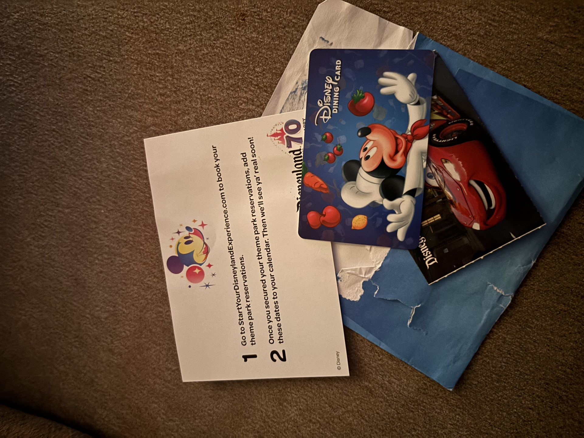 Disneyland Dining Card/ 3 Day Pass/ Hopper/ Lightning Lane Pass