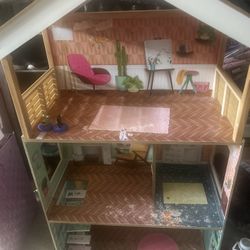 Huge Doll House 