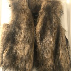 new faux fur vest, size S