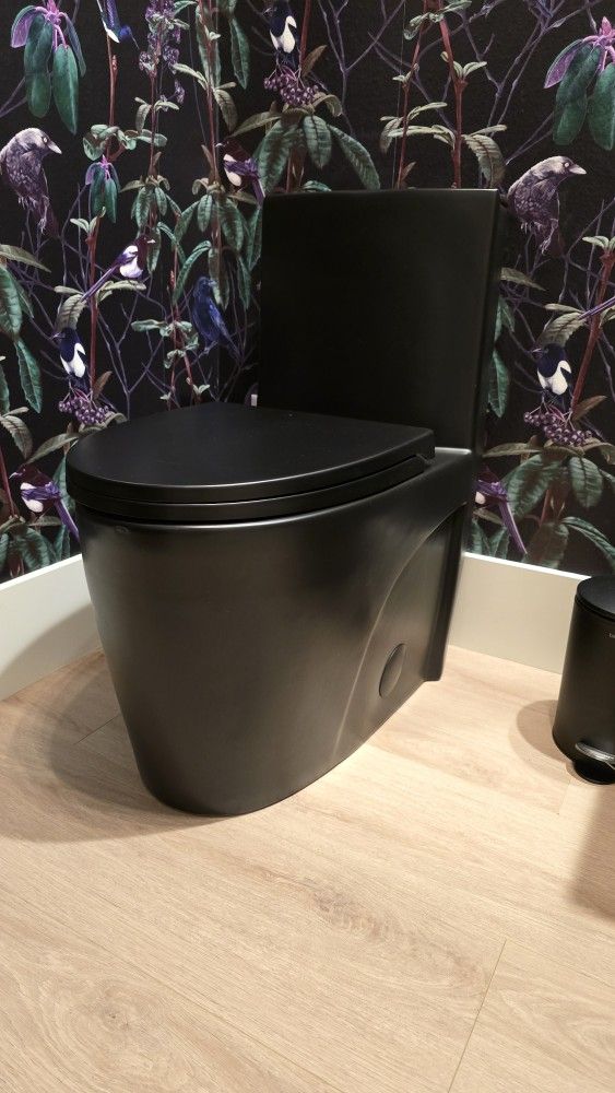 Swiss Madison Matte Black Toilet