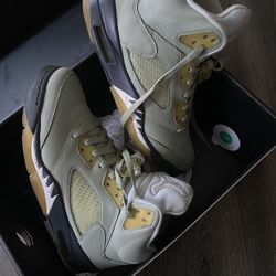 Men Jordan 5s Size 8.5
