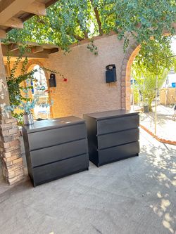 2 IKEA dressers/ nightstands set
