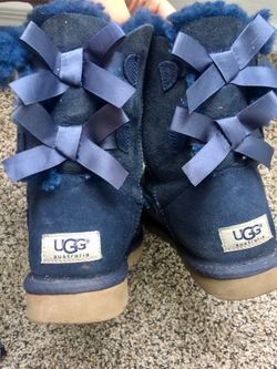 Navy blue Uggs size 6