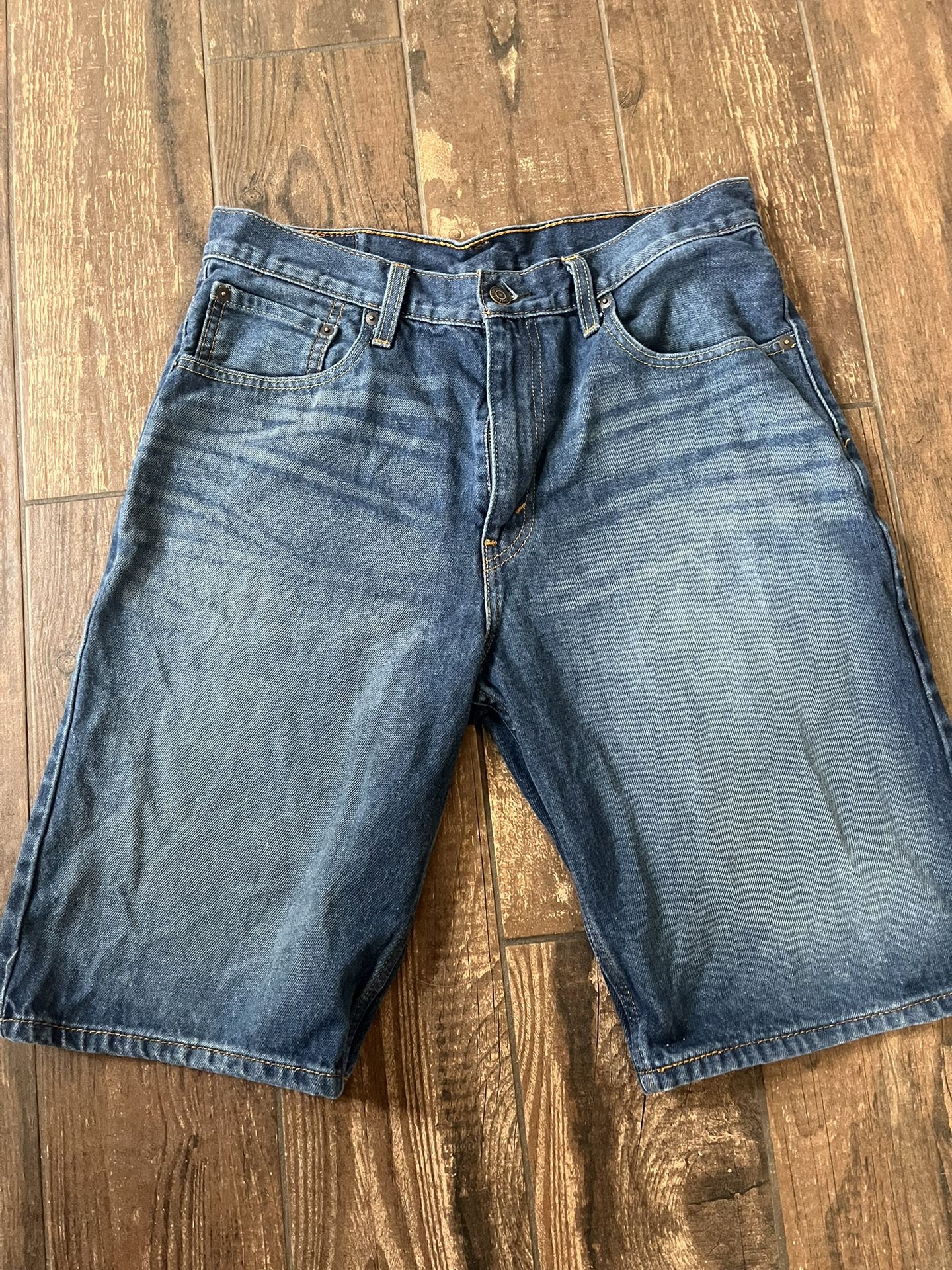 Men’s Levi Jean Shorts/ Jorts Size 32