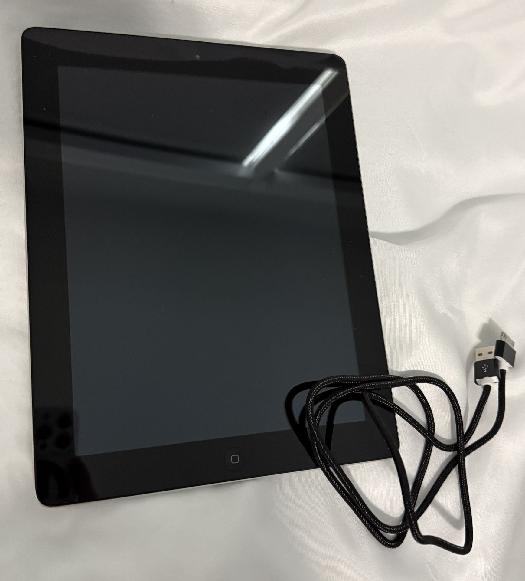 iPad 2 with 30 pin to HDMI Adaptor
