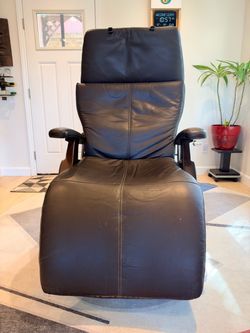 Human Touch Manual Zero Gravity Chair