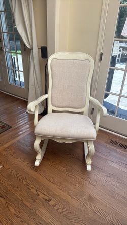 Price drop on rocking chair if picked up by Thursday