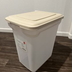 Pet Food Container