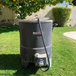 The big easy Char Broil oil less turkey fryer grill