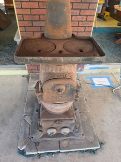 Antique 1905 Estate No. 240 Railroad Potbelly Wood Burning Stove